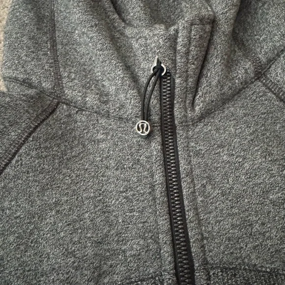 Lululemon Scuba Hoodie - Picture 4 of 6